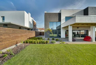 069136578-country-house-modern-style--1536x1047